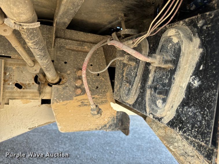 image for item OF9726 2018 Chevrolet  Silverado 3500 HD Crew Cab flatbed pickup truck