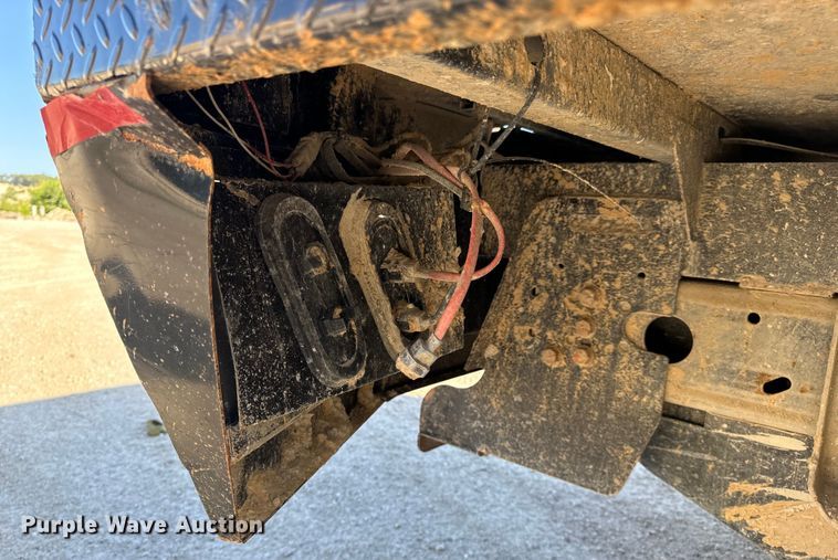 image for item OF9726 2018 Chevrolet  Silverado 3500 HD Crew Cab flatbed pickup truck