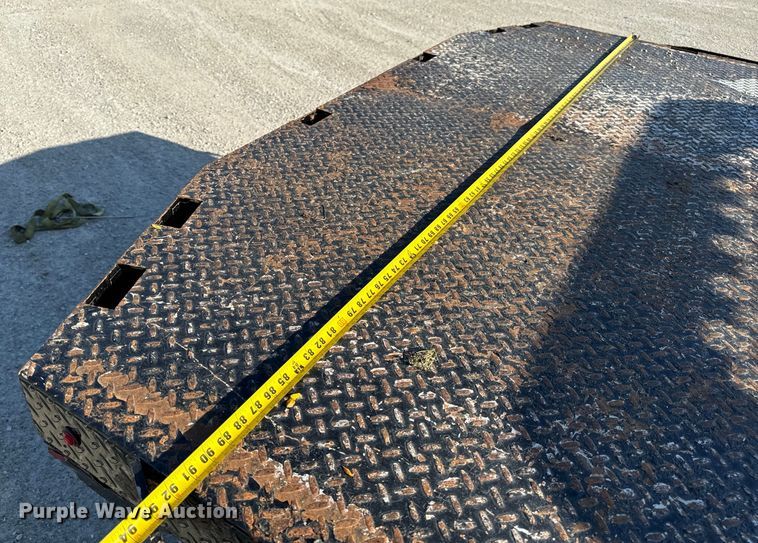 image for item OF9726 2018 Chevrolet  Silverado 3500 HD Crew Cab flatbed pickup truck