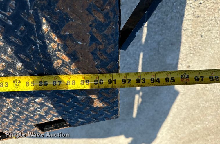 image for item OF9726 2018 Chevrolet  Silverado 3500 HD Crew Cab flatbed pickup truck