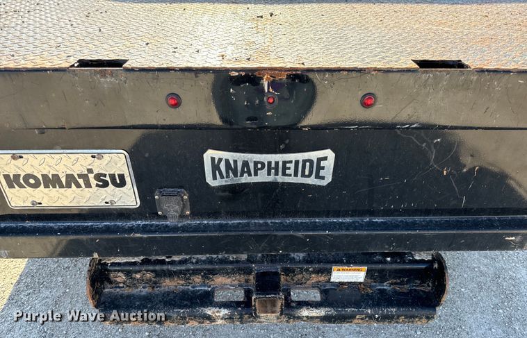 image for item OF9726 2018 Chevrolet  Silverado 3500 HD Crew Cab flatbed pickup truck