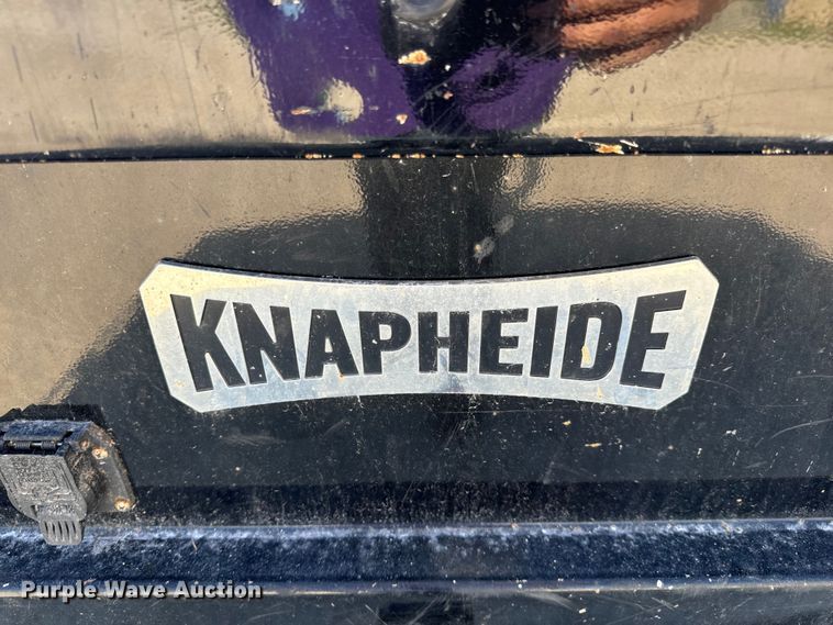 image for item OF9726 2018 Chevrolet  Silverado 3500 HD Crew Cab flatbed pickup truck