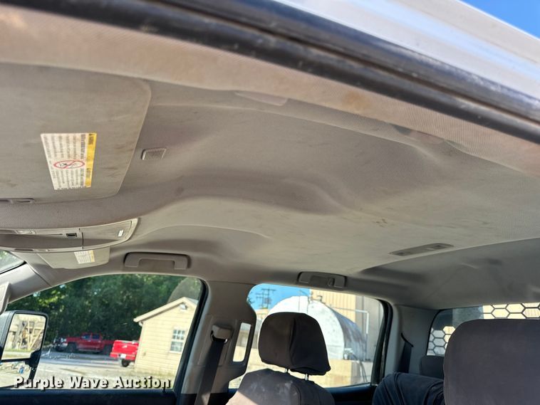 image for item OF9726 2018 Chevrolet  Silverado 3500 HD Crew Cab flatbed pickup truck