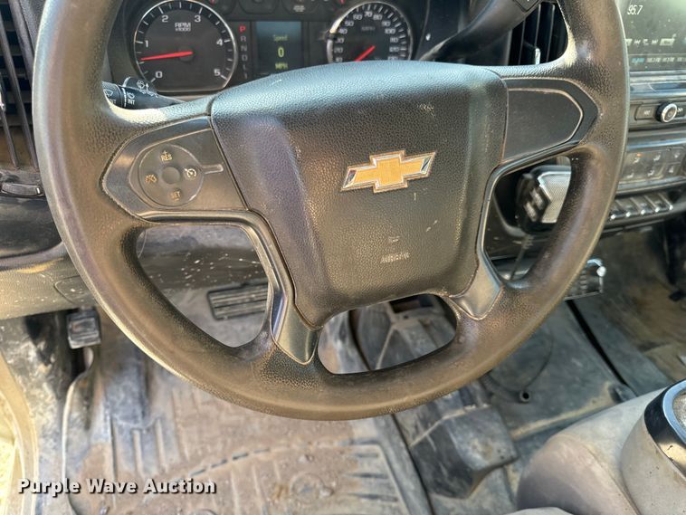 image for item OF9726 2018 Chevrolet  Silverado 3500 HD Crew Cab flatbed pickup truck