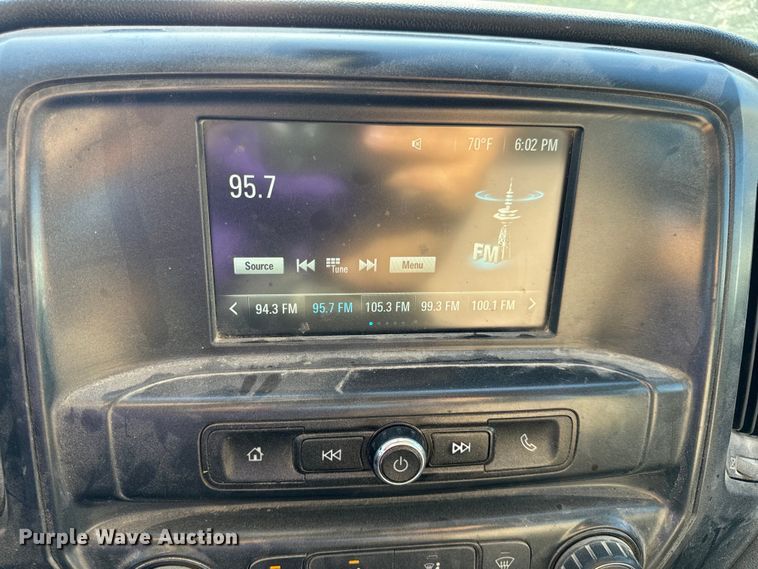 image for item OF9726 2018 Chevrolet  Silverado 3500 HD Crew Cab flatbed pickup truck