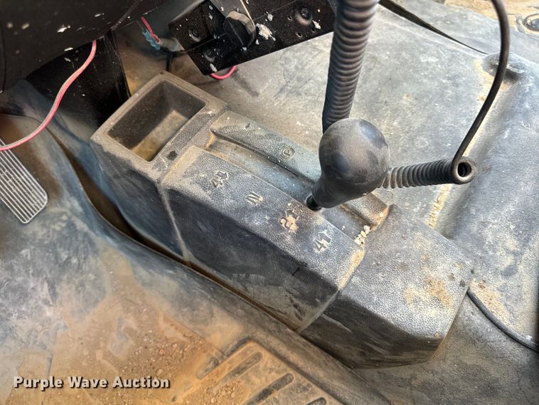 image for item OF9726 2018 Chevrolet  Silverado 3500 HD Crew Cab flatbed pickup truck