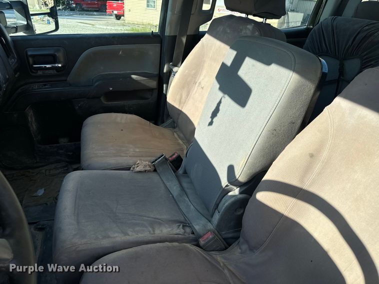 image for item OF9726 2018 Chevrolet  Silverado 3500 HD Crew Cab flatbed pickup truck