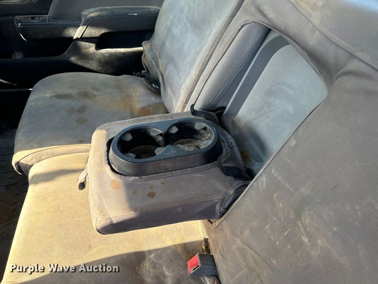 image for item OF9726 2018 Chevrolet  Silverado 3500 HD Crew Cab flatbed pickup truck