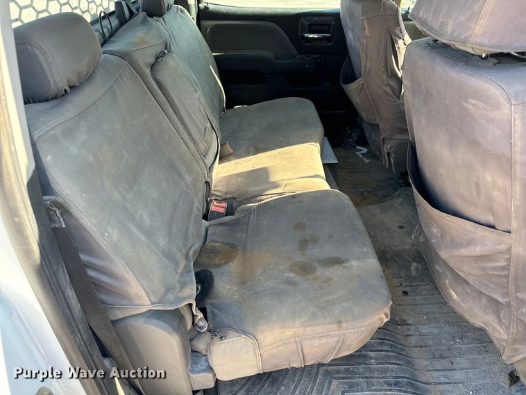 image for item OF9726 2018 Chevrolet  Silverado 3500 HD Crew Cab flatbed pickup truck