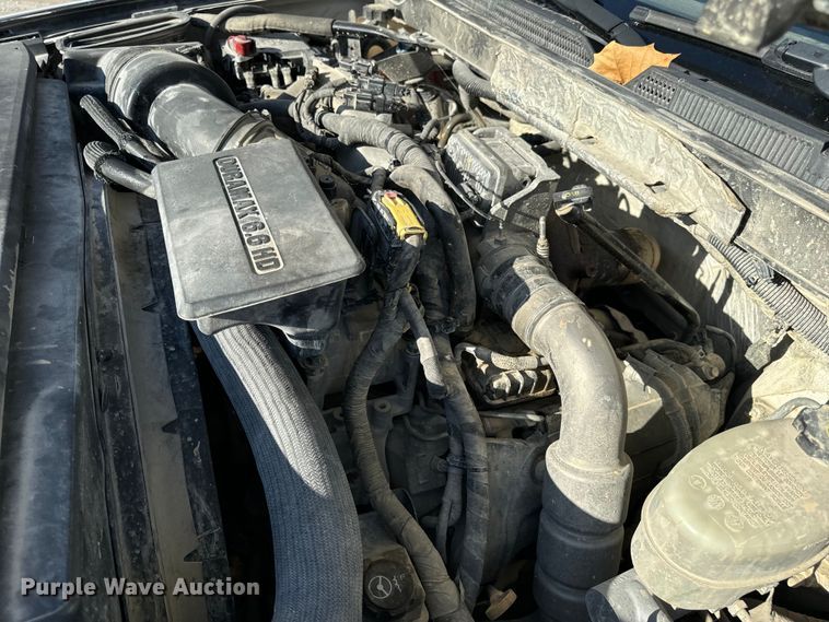 image for item OF9726 2018 Chevrolet  Silverado 3500 HD Crew Cab flatbed pickup truck