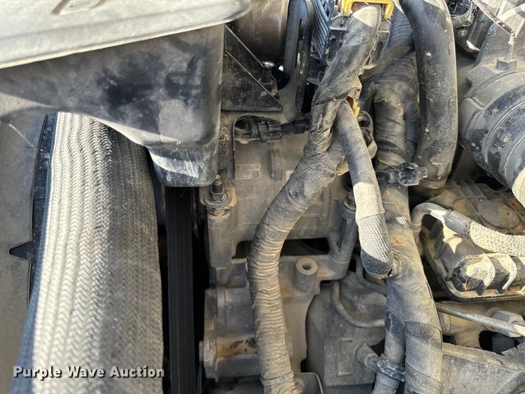 image for item OF9726 2018 Chevrolet  Silverado 3500 HD Crew Cab flatbed pickup truck