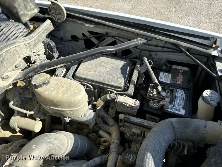 image for item OF9726 2018 Chevrolet  Silverado 3500 HD Crew Cab flatbed pickup truck