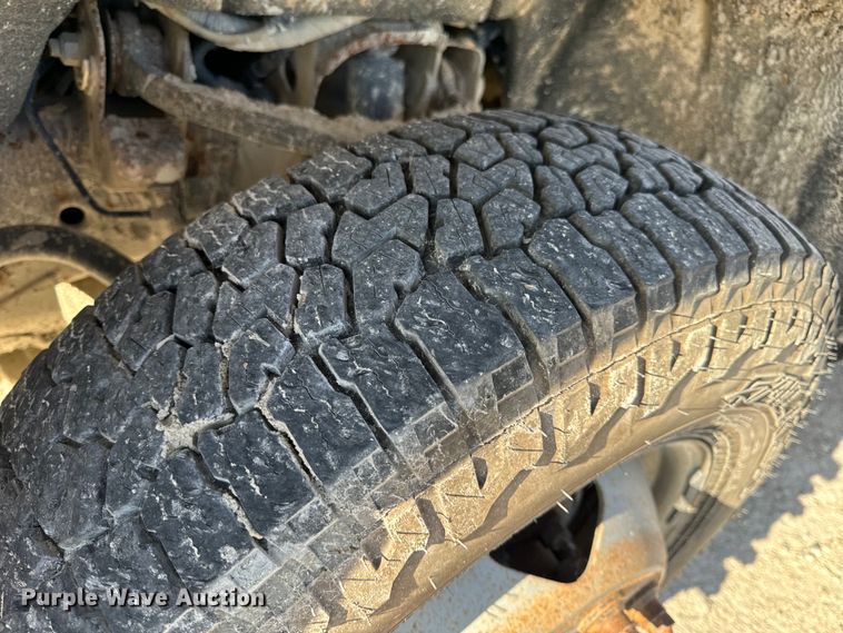 image for item OF9726 2018 Chevrolet  Silverado 3500 HD Crew Cab flatbed pickup truck