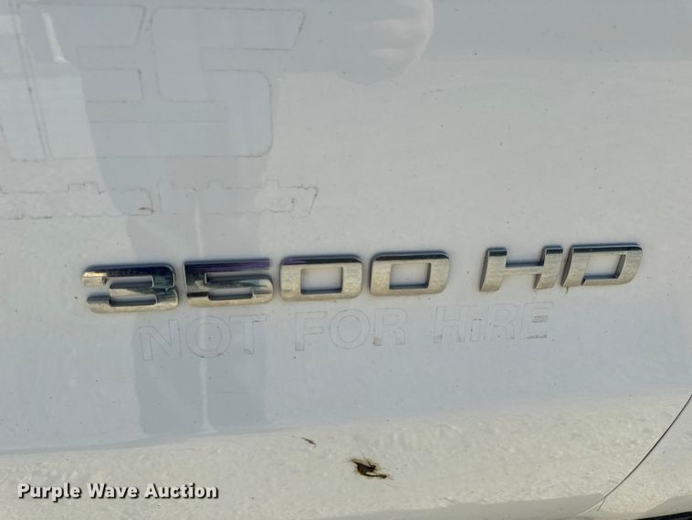 image for item OF9726 2018 Chevrolet  Silverado 3500 HD Crew Cab flatbed pickup truck