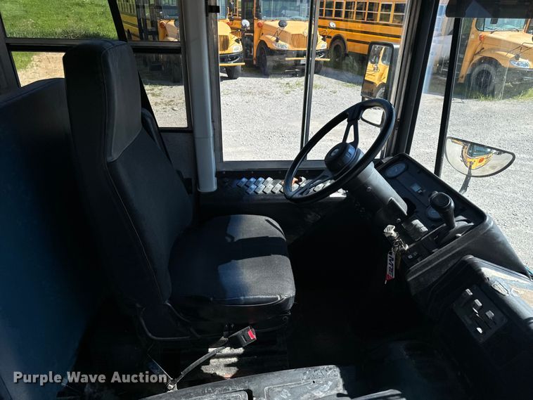 image for item OF9853 2007 Thomas Built school bus