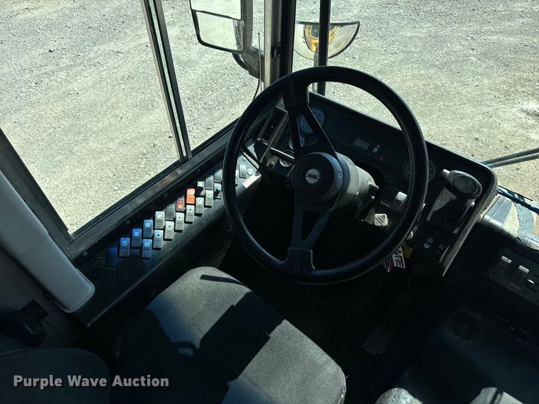 image for item OF9853 2007 Thomas Built school bus