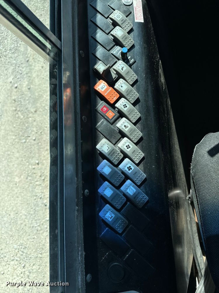 image for item OF9853 2007 Thomas Built school bus