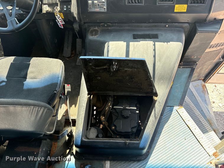 image for item OF9853 2007 Thomas Built school bus