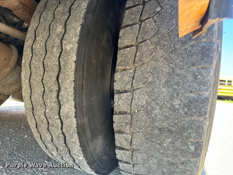 image for item OF9853 2007 Thomas Built school bus