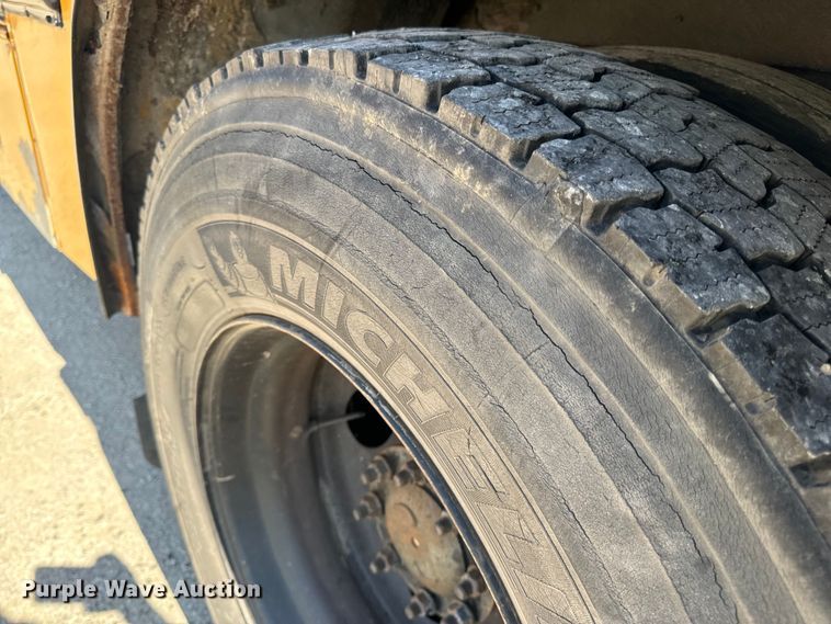 image for item OF9853 2007 Thomas Built school bus