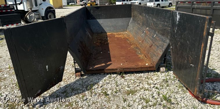 image for item OF9912 MaxxD Trailers roll-off dumpster