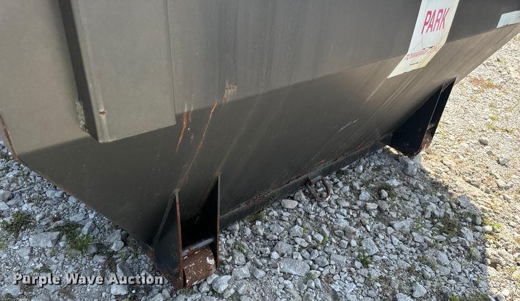 image for item OF9912 MaxxD Trailers roll-off dumpster
