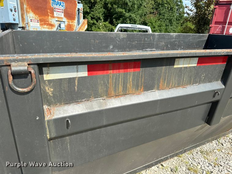 image for item OF9913 MaxxD Trailers roll-off dumpster