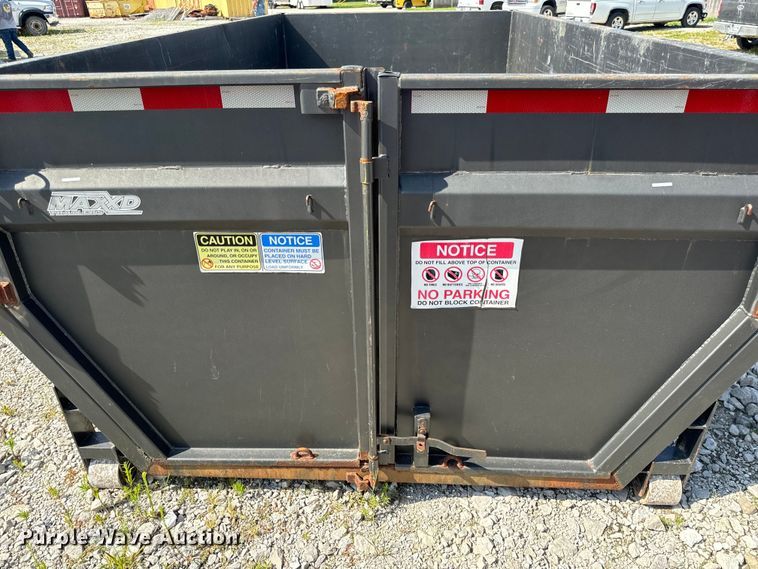 image for item OF9913 MaxxD Trailers roll-off dumpster