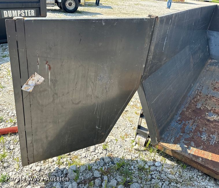 image for item OF9913 MaxxD Trailers roll-off dumpster