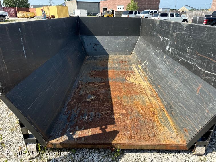 image for item OF9913 MaxxD Trailers roll-off dumpster