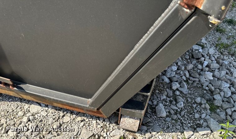 image for item OF9913 MaxxD Trailers roll-off dumpster