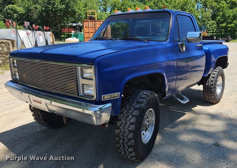 image for item OJ9762 1985 Chevrolet  K10 pickup truck