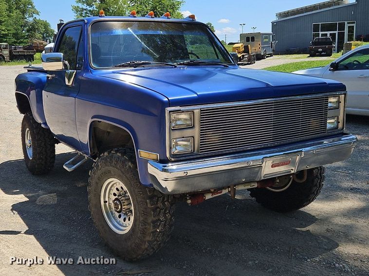 image for item OJ9762 1985 Chevrolet  K10 pickup truck