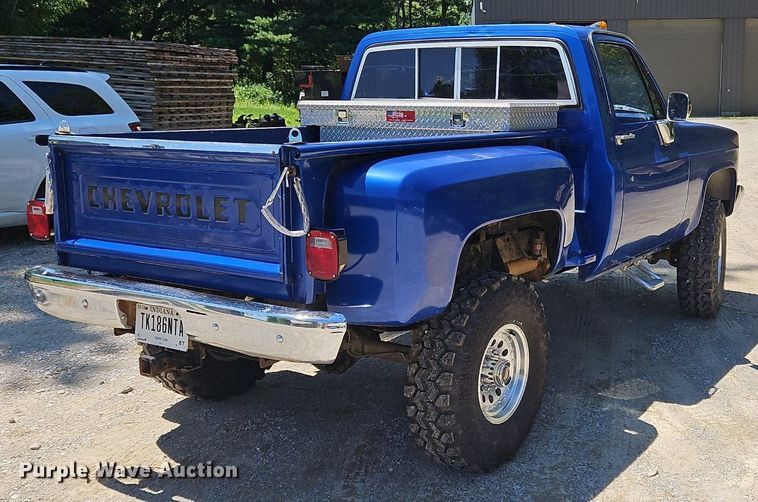 image for item OJ9762 1985 Chevrolet  K10 pickup truck