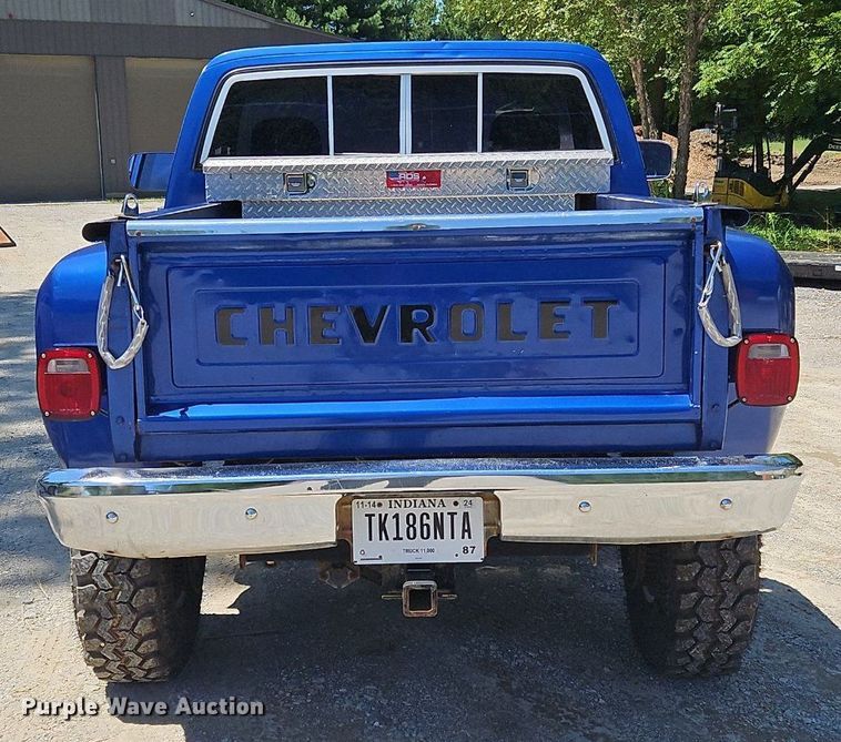 image for item OJ9762 1985 Chevrolet  K10 pickup truck