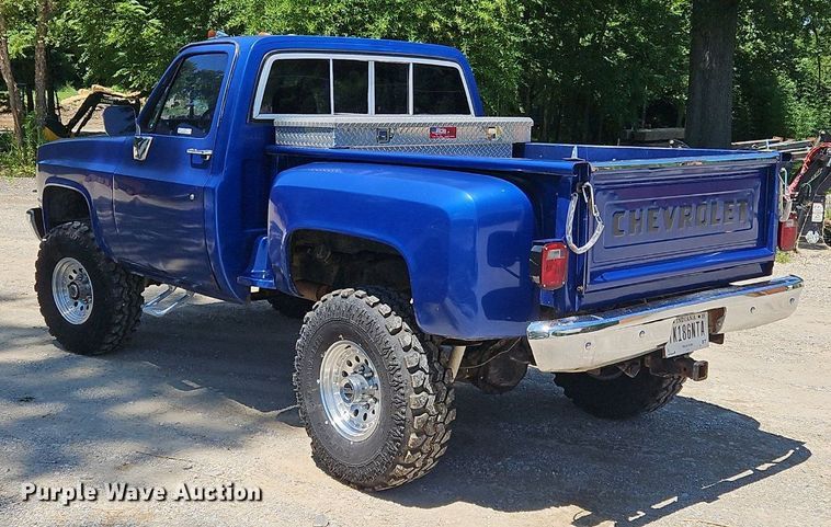 image for item OJ9762 1985 Chevrolet  K10 pickup truck