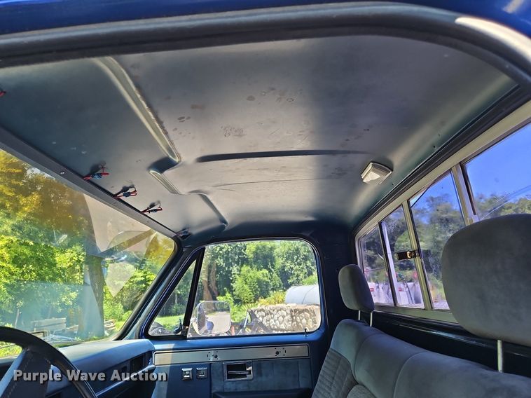 image for item OJ9762 1985 Chevrolet  K10 pickup truck