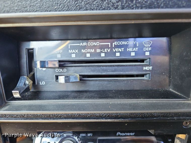 image for item OJ9762 1985 Chevrolet  K10 pickup truck