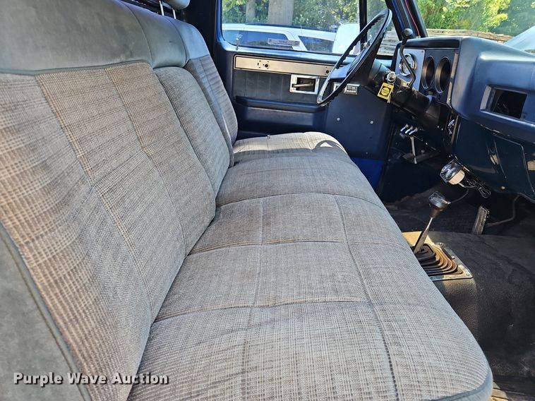 image for item OJ9762 1985 Chevrolet  K10 pickup truck