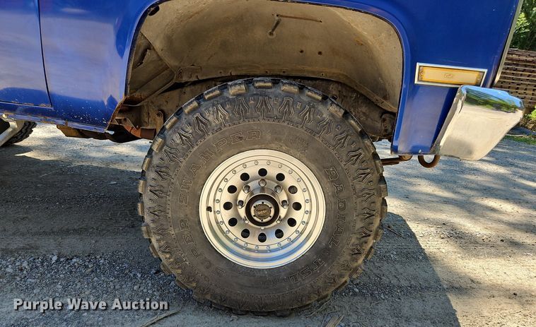 image for item OJ9762 1985 Chevrolet  K10 pickup truck