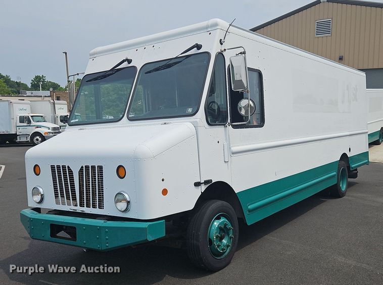 image for item OJ9783 2012 Workhorse  W62 delivery truck