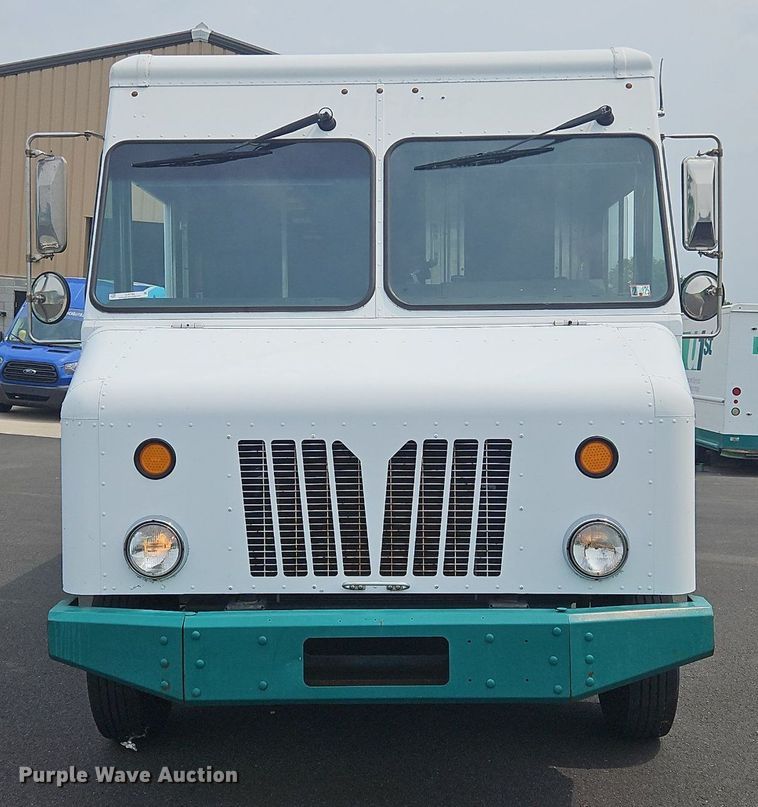 image for item OJ9783 2012 Workhorse  W62 delivery truck