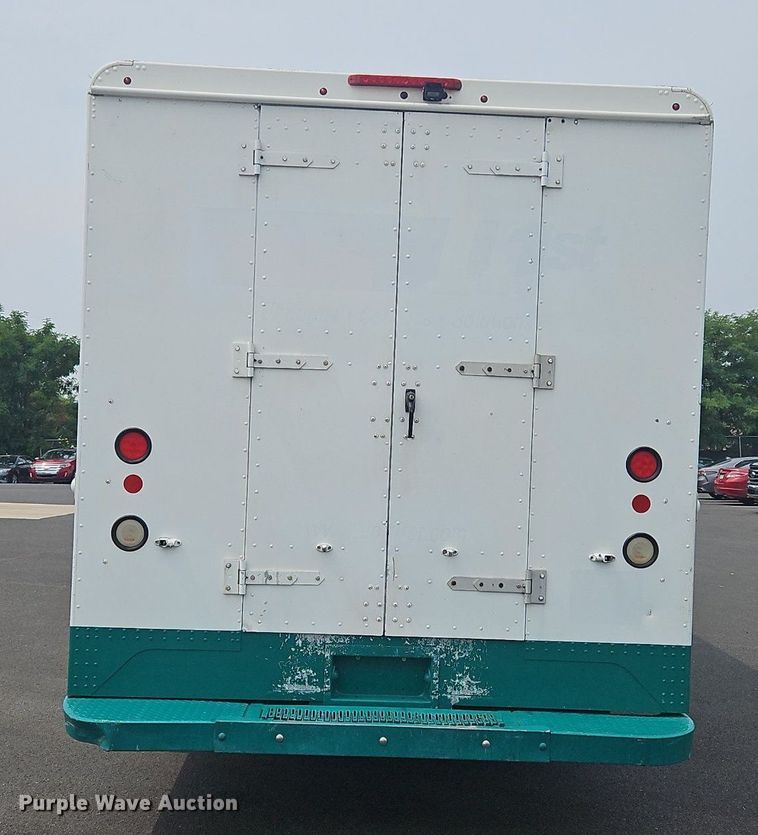 image for item OJ9783 2012 Workhorse  W62 delivery truck