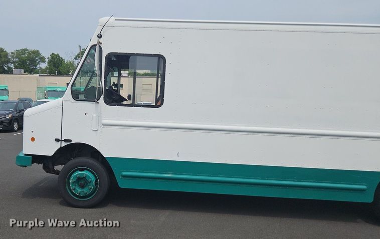 image for item OJ9783 2012 Workhorse  W62 delivery truck