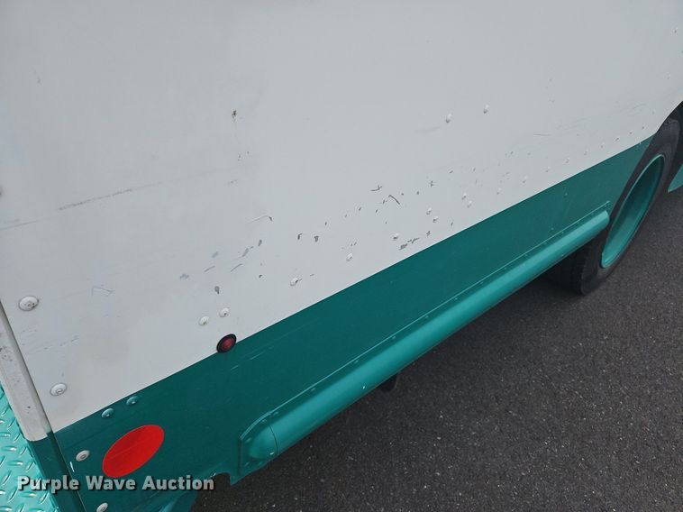 image for item OJ9783 2012 Workhorse  W62 delivery truck