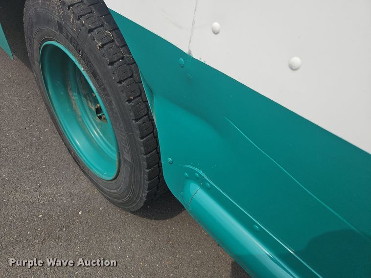 image for item OJ9783 2012 Workhorse  W62 delivery truck