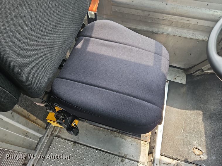 image for item OJ9783 2012 Workhorse  W62 delivery truck