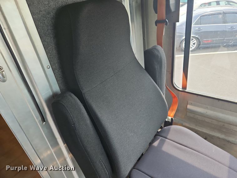 image for item OJ9783 2012 Workhorse  W62 delivery truck