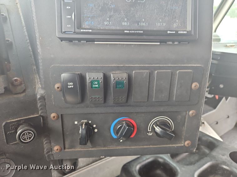 image for item OJ9783 2012 Workhorse  W62 delivery truck