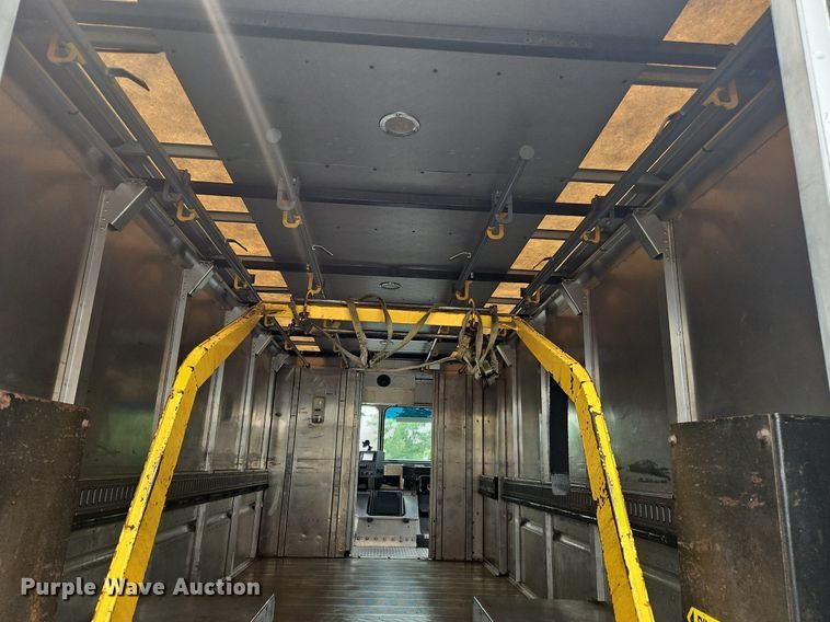 image for item OJ9783 2012 Workhorse  W62 delivery truck